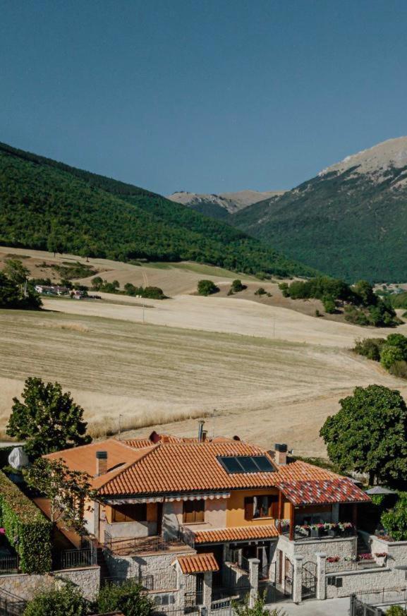 Affittacamere Residenza Montedoro ノルチャ エクステリア 写真